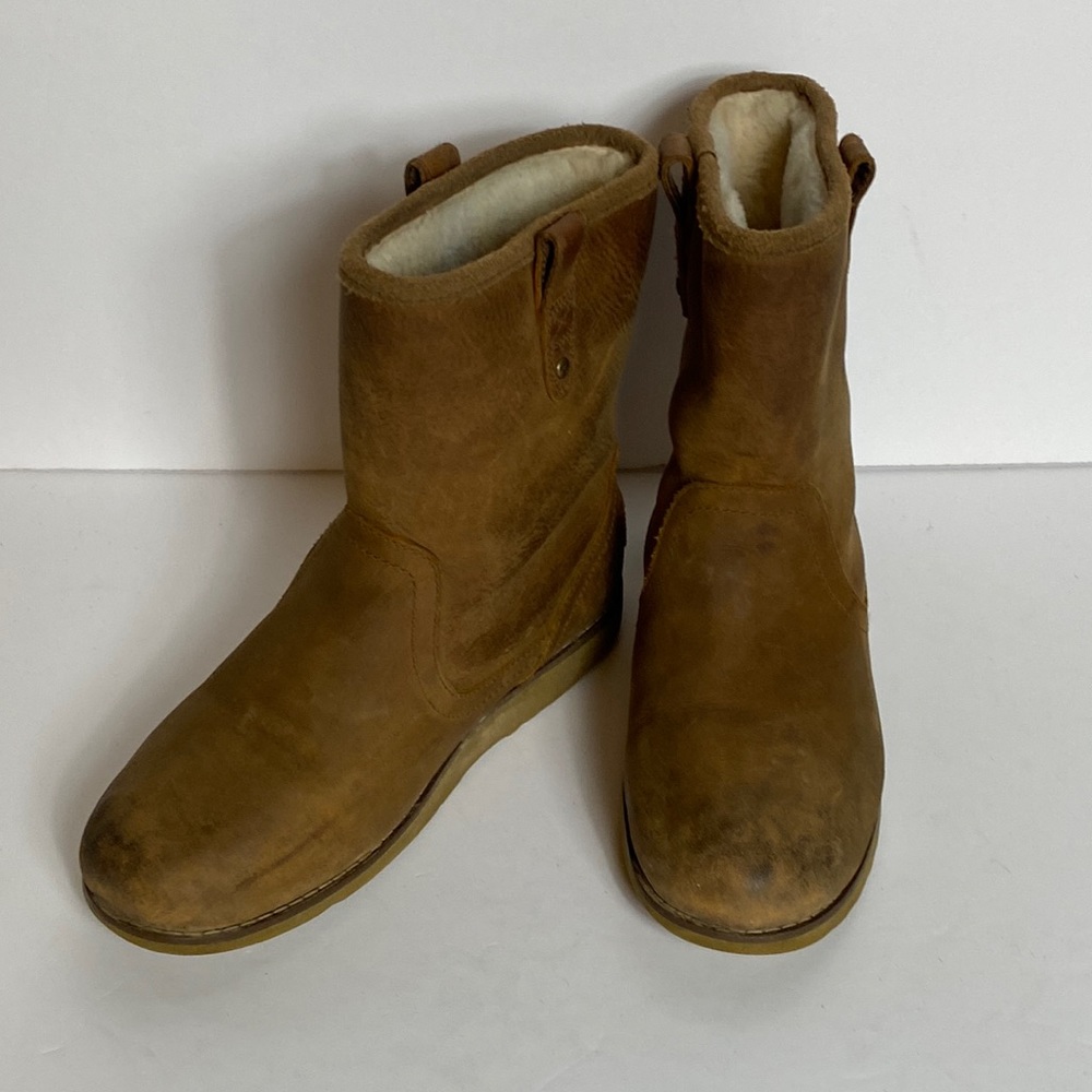 Kids Ugg Brown Leather Boots. Size 3